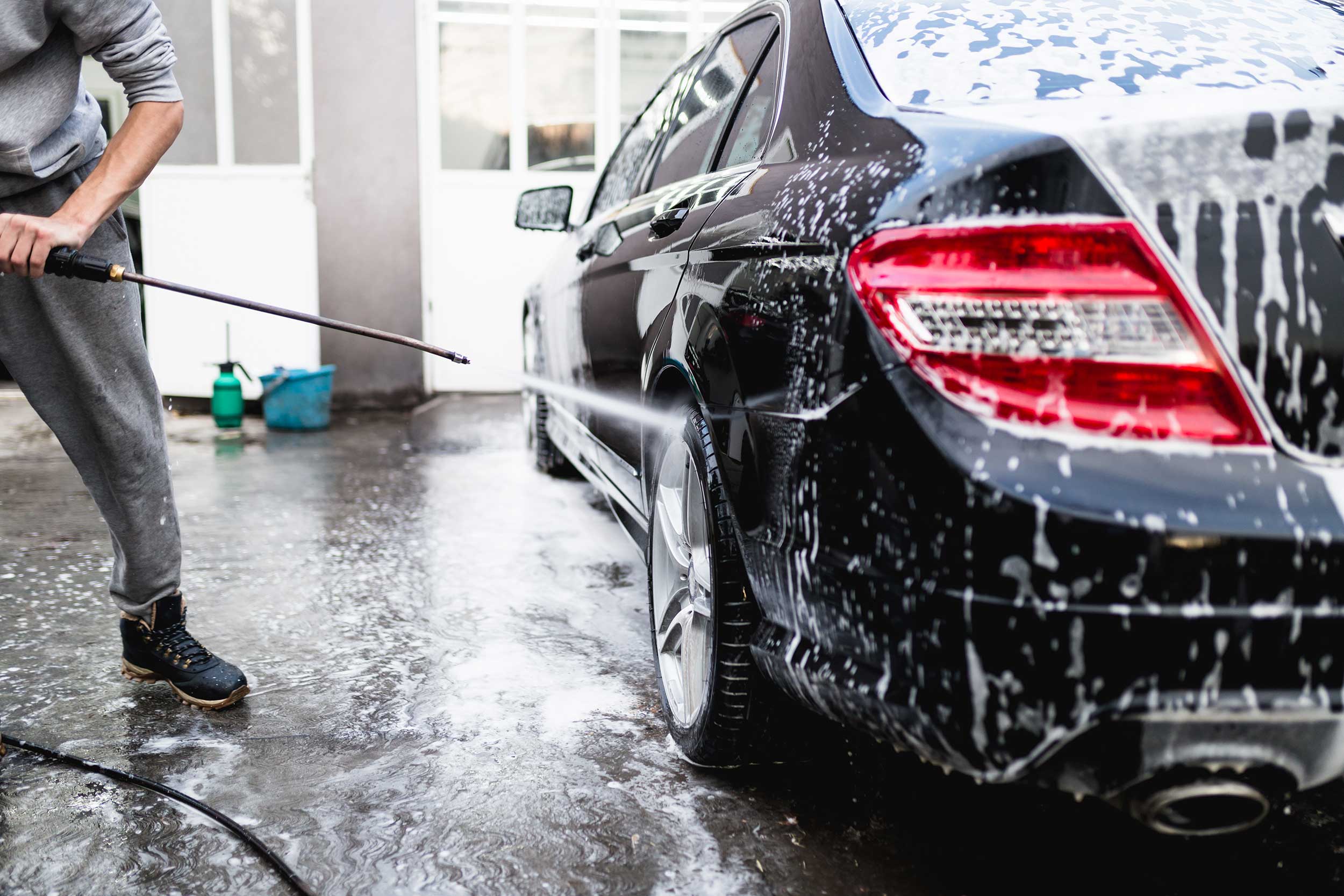Should One DIY or Hire Professionals for Car Detailing Calgary Services?