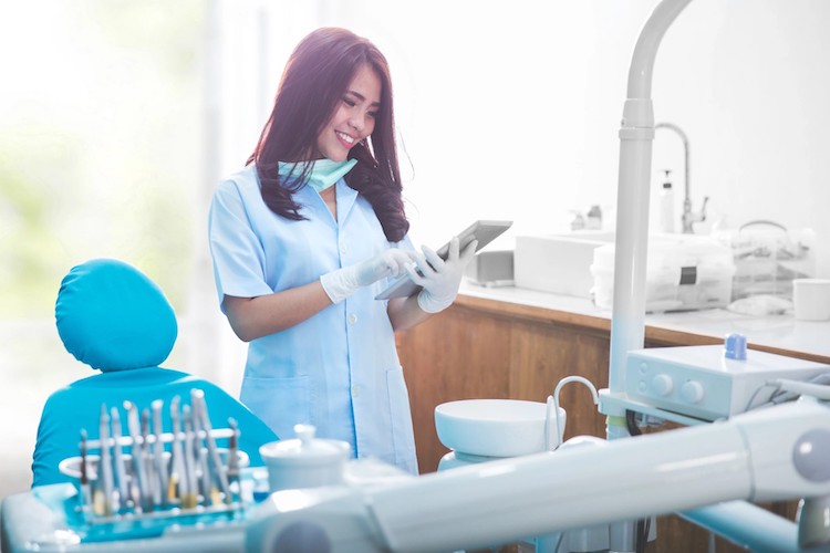 What Are The Benefits Of Visiting Dentist?
