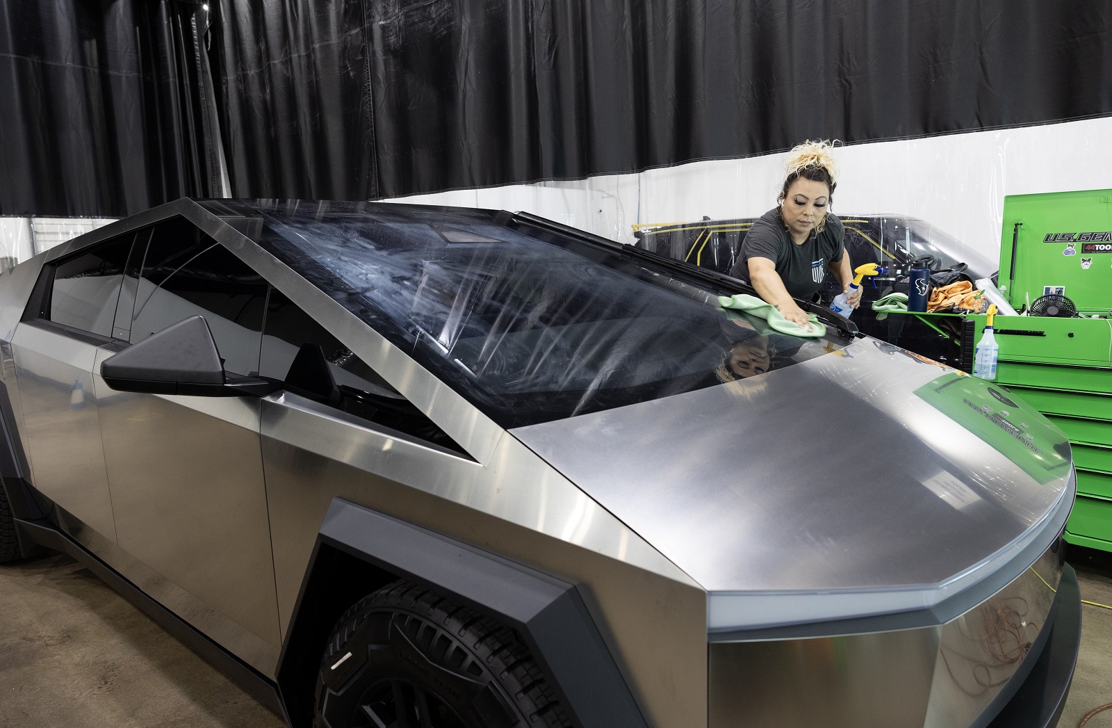 Discover the Best Auto Window Tint for Heat and UV Protection